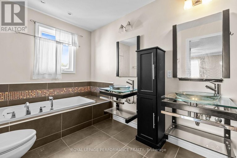 29638186/54-lapointe-boulevard/embrun/russell/ontario/K0A1W0_29