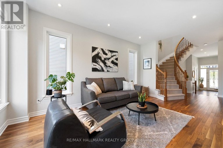 29660605/735-morningstar-way/mer-bleuebradley-estatesanderson-park/ottawa/ontario/K1W0G6_12