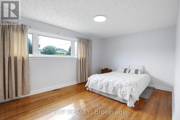 28625166/1382-fisher-avenue/city-viewskylinefisher-heightsparkwood-hills/ottawa/ontario/K2C1X1_20