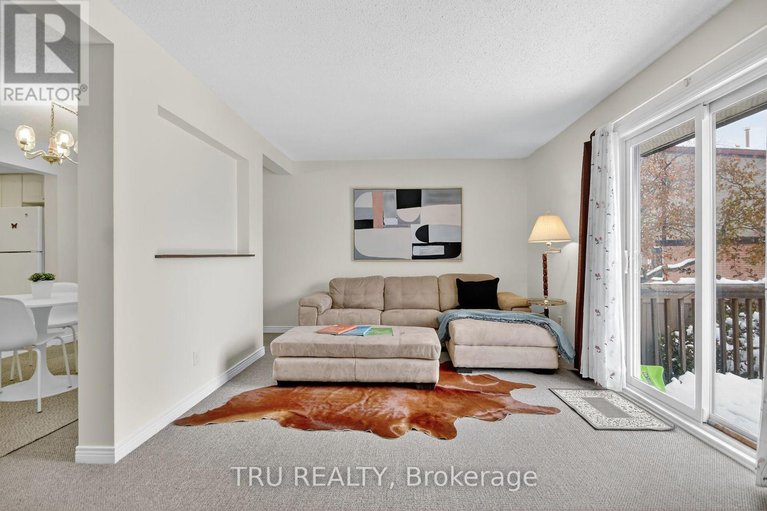 29100992/82-215-temby-private/hunt-club-parkgreenboro/ottawa/ontario/K1T2W1_4