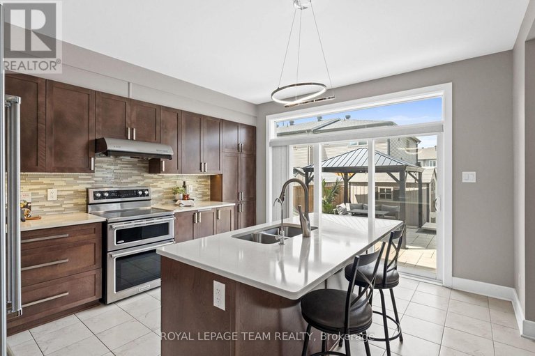 28459727/24-knockaderry-crescent/half-moon-bay/ottawa/ontario/K2J6H2_23