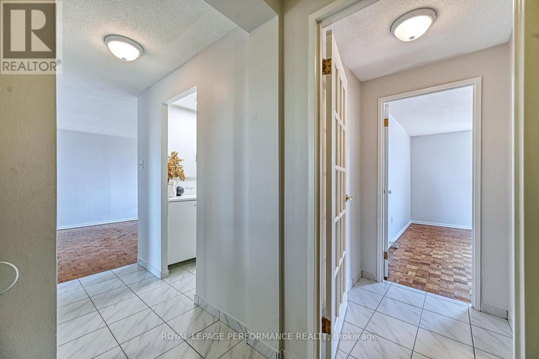 28889215/607-1356-meadowlands-drive-e/borden-farmstewart-farmcarleton-heightsparkwood-hills/ottawa/ontario/K2E6K6_3