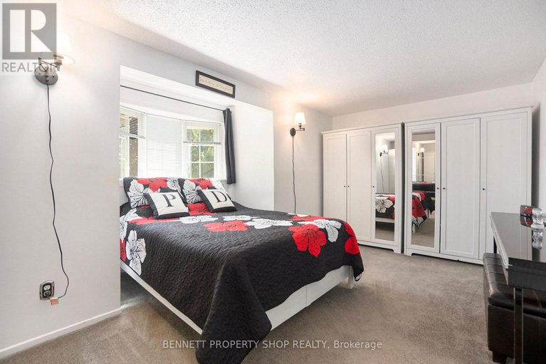 28778645/846-borland-drive/chatelaine-village/ottawa/ontario/K1E1X5_14