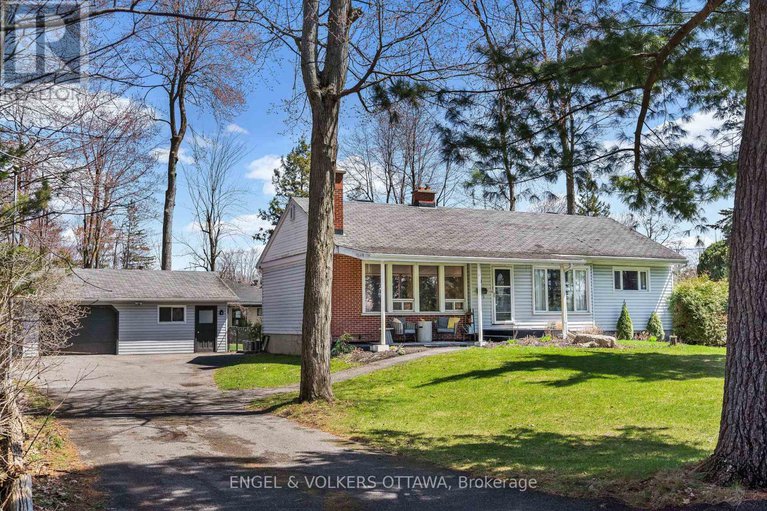 28406748/8-pineglen-crescent/pineglencountry-place/ottawa/ontario/K2E6X7_4
