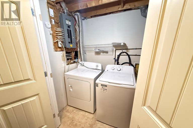 29238699/712-mathieu-way/fallingbrookpineridge/ottawa/ontario/K4A2S5_21