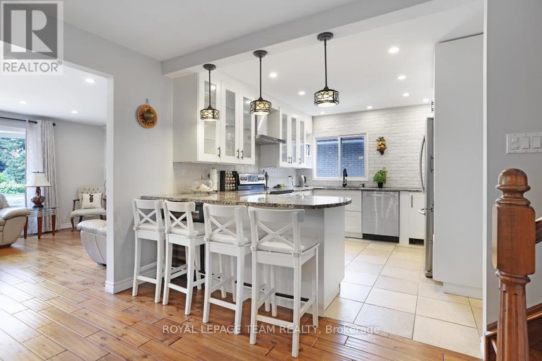 28576790/807-maplecrest-avenue/mckellar-heightsglabar-park/ottawa/ontario/K2A2Z7_11