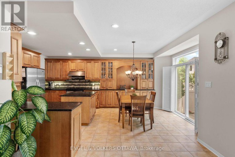 28459479/705-larcastle-circle/avalon-east/ottawa/ontario/K4A4Z2_16