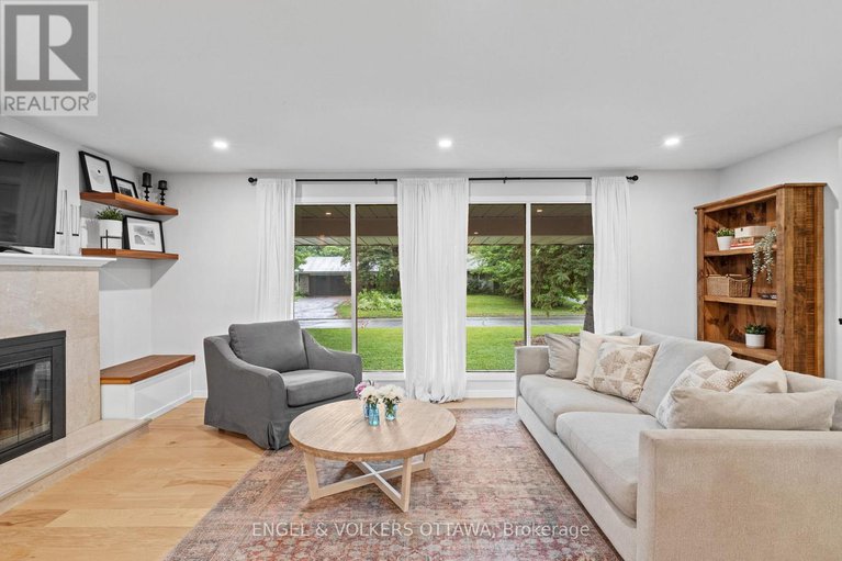 28548966/20-mohawk-crescent/bruce-farmgraham-parkqualicumbellands/ottawa/ontario/K2H7G6_8