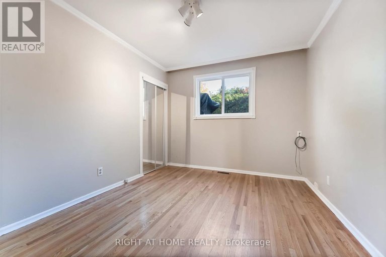 28894364/2221-circle-place/elmvale-acresurbandale/ottawa/ontario/K1G3E2_30