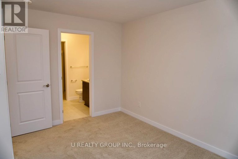 29256596/640-corporal-private/blossom-parkkemp-parkfindlay-creek/ottawa/ontario/K1X0M7_20