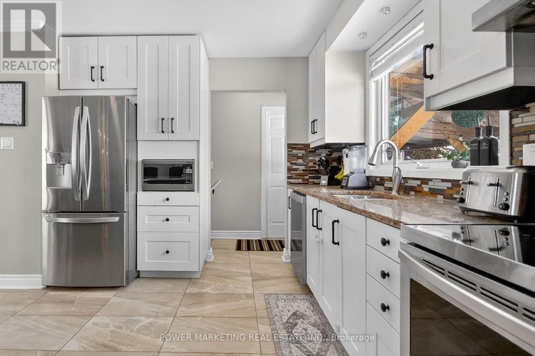 29667359/3269-clearwater-crescent/south-keys/ottawa/ontario/K1V7S3_19