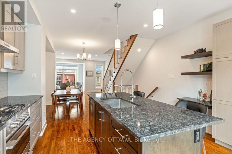 28535462/353c-booth-street/west-centre-town/ottawa/ontario/K1R7K1_6