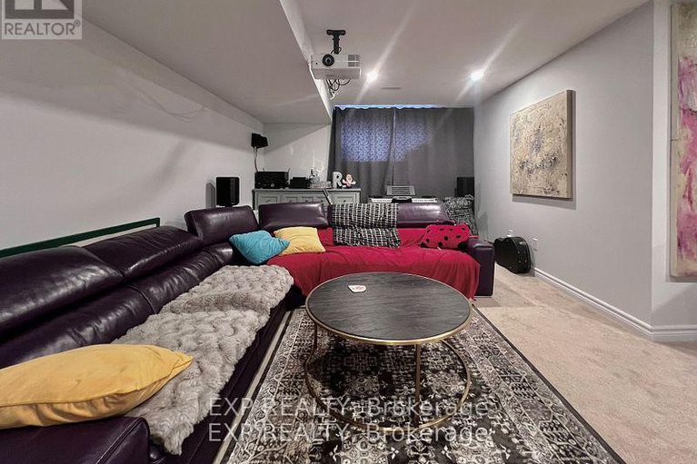 28505159/926-brian-good-avenue/riverside-southgloucester-glen/ottawa/ontario/K4M0N7_40