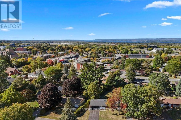 29487497/13-edgebrook-road/lynwood-village/ottawa/ontario/K2H6C2_36