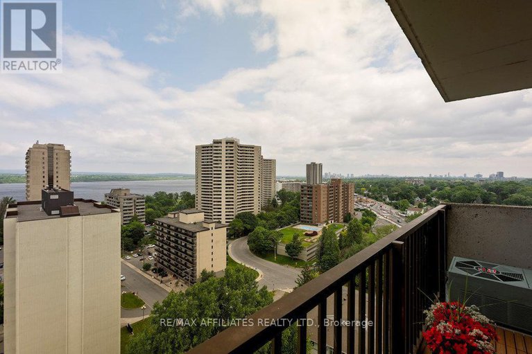 28466299/1705-1195-richmond-road/woodroffe/ottawa/ontario/K2B8E4_19