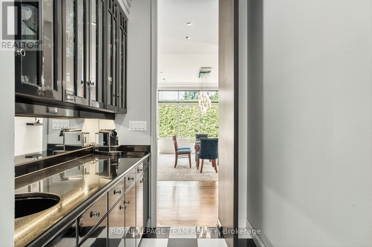 28493969/725-manor-avenue/rockcliffe/ottawa/ontario/K1M0E4_9