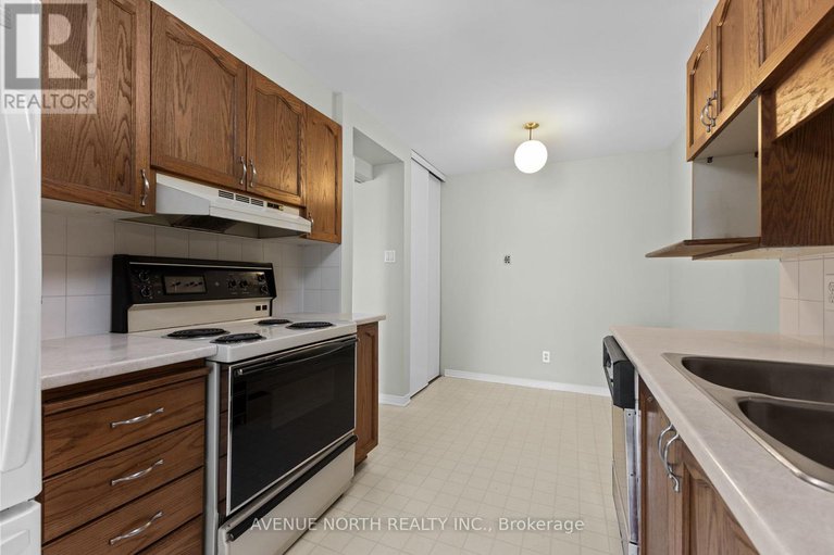 28468881/23-45-wrenwood-crescent/centrepointe/ottawa/ontario/K2G5V4_14