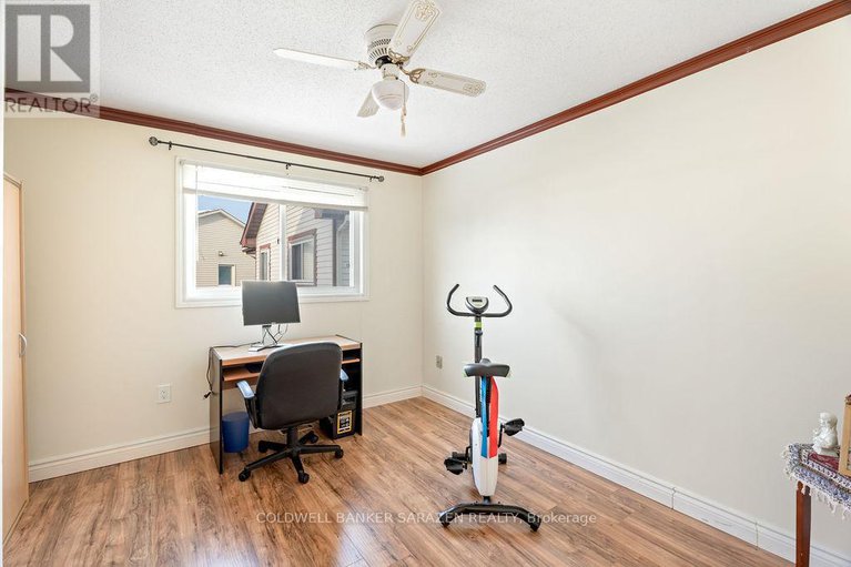 29282717/1040-karsh-drive/hunt-club-park/ottawa/ontario/K1G4M9_34