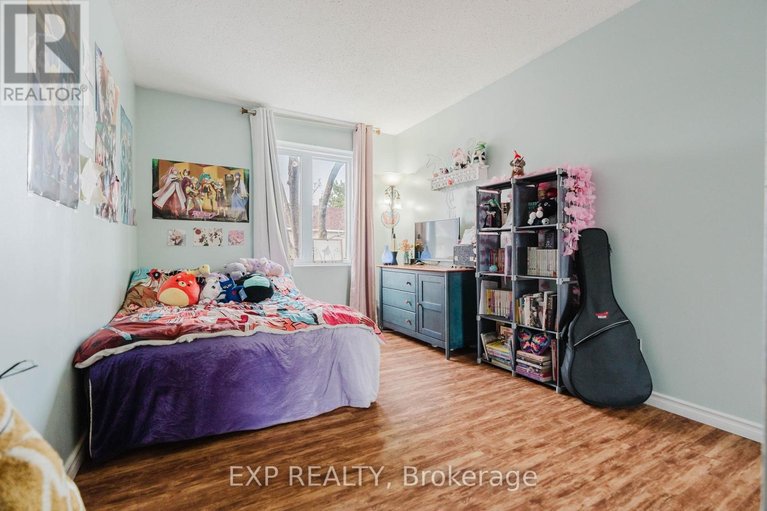 29647556/378-valade-crescent/fallingbrookpineridge/ottawa/ontario/K4A2V8_30