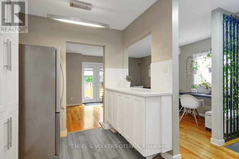 28587086/30-sovereign-avenue/craig-henrywoodvale/ottawa/ontario/K2G4W7_19