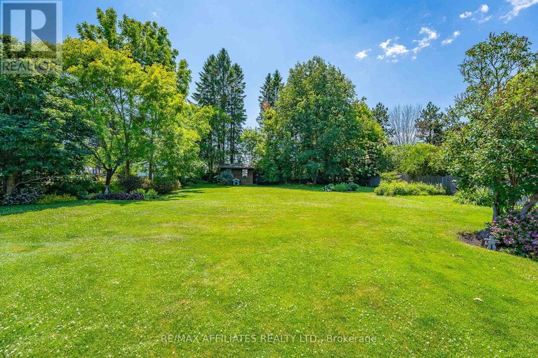 28529671/190-poole-street/mcnabbraeside-twps/mcnabbraeside/ontario/K7S1J2_45