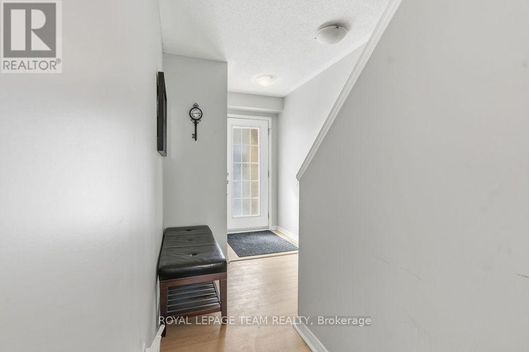 29379496/402-sadar-private/cedargrovefraserdale/ottawa/ontario/K2J3T3_7