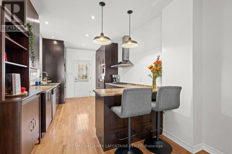 29010806/339-st-patrick-street/lower-townbyward-market/ottawa/ontario/K1N5K6_12