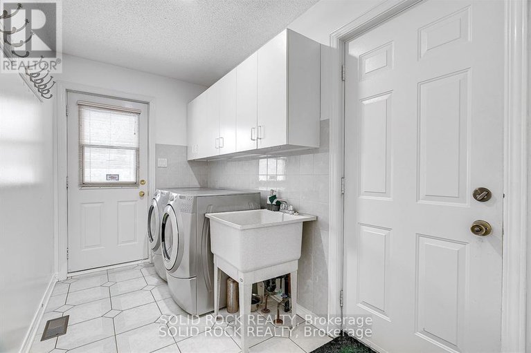 28411902/42-marchbrook-circle/rural-kanata-central/ottawa/ontario/K2W1A1_15