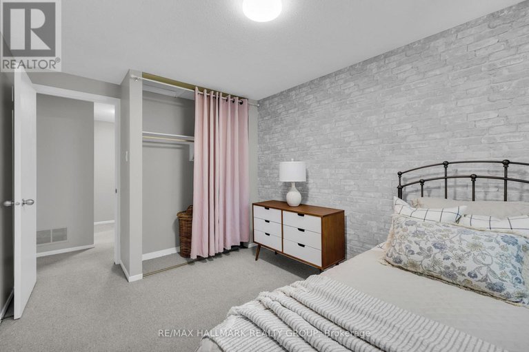 28804570/3-409-montfort-street/cardinal-glen/ottawa/ontario/K1L8G8_18