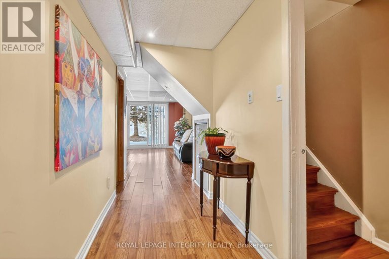 29565527/13-2415-southvale-crescent/sheffield-glenindustrial-park/ottawa/ontario/K1B4T9_6