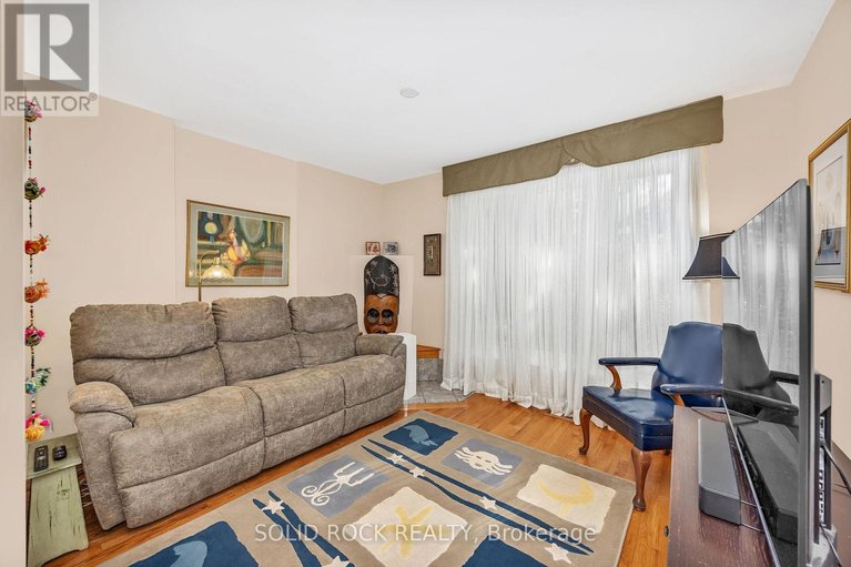 29583771/471-tillbury-avenue/laurentianview/ottawa/ontario/K2A0Y6_16