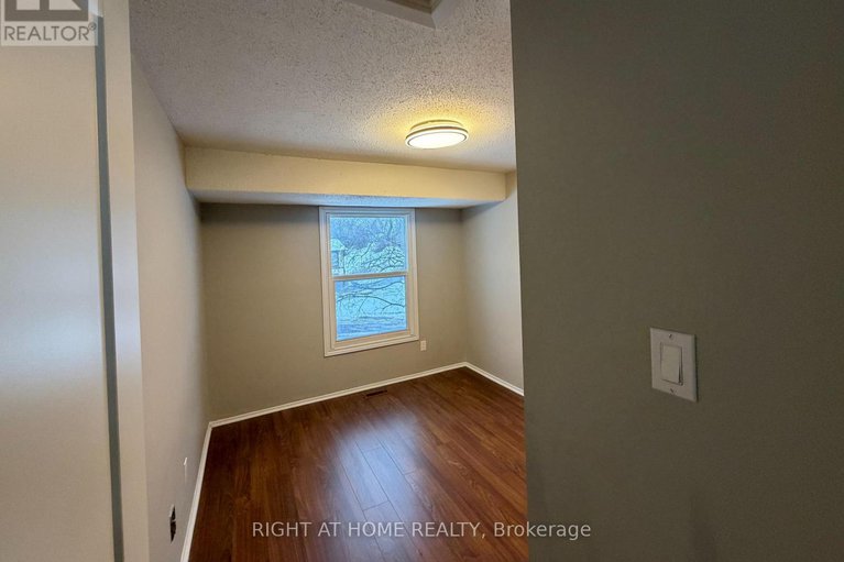 29192908/154-2570-southvale-crescent/sheffield-glenindustrial-park/ottawa/ontario/K1B5B6_16