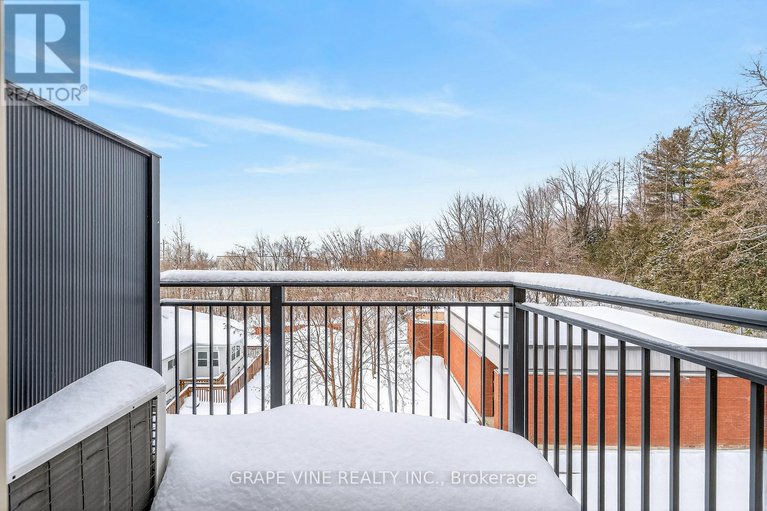 29428184/4-795-montreal-road/cfb-rockcliffe-and-area/ottawa/ontario/K1K0S9_23