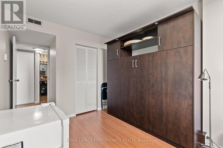 28967483/unit-407-200-lafontaine-avenue/vanier/ottawa/ontario/K1L8K8_18