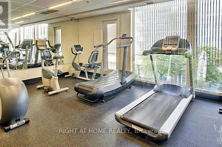 28668449/2306-40-nepean-street/ottawa-centre/ottawa/ontario/K2P0X5_22