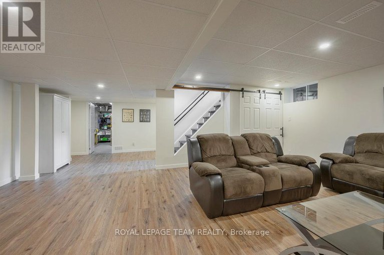 28365689/2765-quinn-road/emerald-woodssawmill-creek/ottawa/ontario/K1T3V4_21