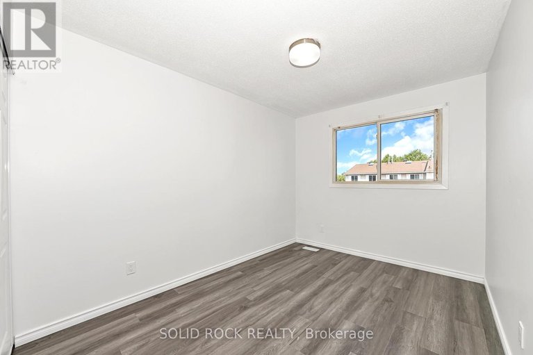 28622549/348-monica-crescent/bilberry-creekqueenswood-heights/ottawa/ontario/K1E3N5_22