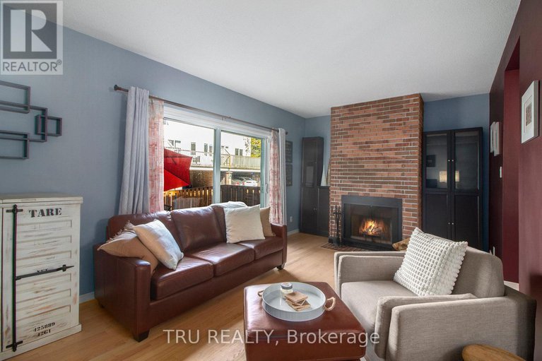 28954412/1132-chimney-hill-way/beacon-hill-south/ottawa/ontario/K1J8Z6_6