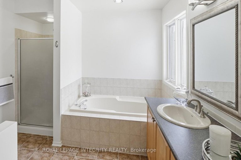 29430717/20-farmfield-crescent/emerald-meadowstrailwest/ottawa/ontario/K2M2S9_24