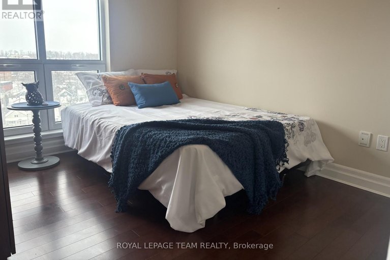 29590131/1104-90-landry-street/vanier/ottawa/ontario/K1L0A9_22