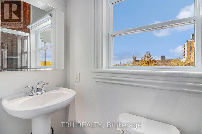 29082196/104-arthur-street/west-centre-town/ottawa/ontario/K1K1C4_14