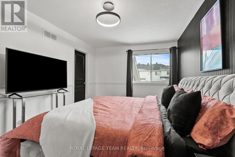 29637009/5-milner-downs-crescent/emerald-meadowstrailwest/ottawa/ontario/K2M2S6_23