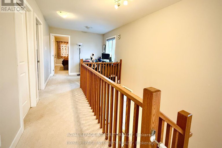 28954016/550-borbridge-avenue/riverside-southgloucester-glen/ottawa/ontario/K4M0H9_12