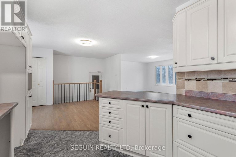 29211011/3704-pattee-road-e/east-hawkesbury-twp/hawkesbury/ontario/K6A2R2_12