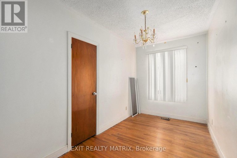 29033123/404-maria-goretti-circle/vanier/ottawa/ontario/K1L6S4_7