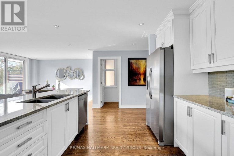 29433239/556-edison-avenue/mckellarhighland/ottawa/ontario/K2A1V4_20