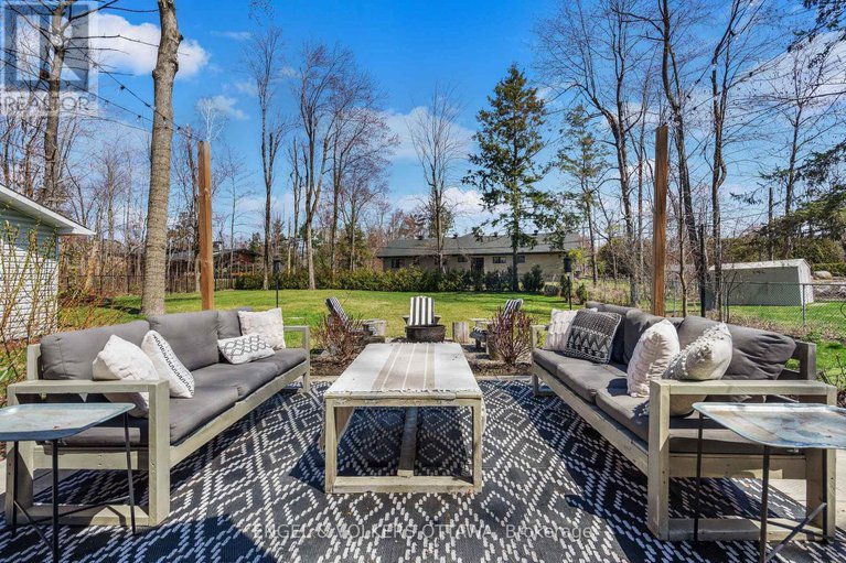28406748/8-pineglen-crescent/pineglencountry-place/ottawa/ontario/K2E6X7_41