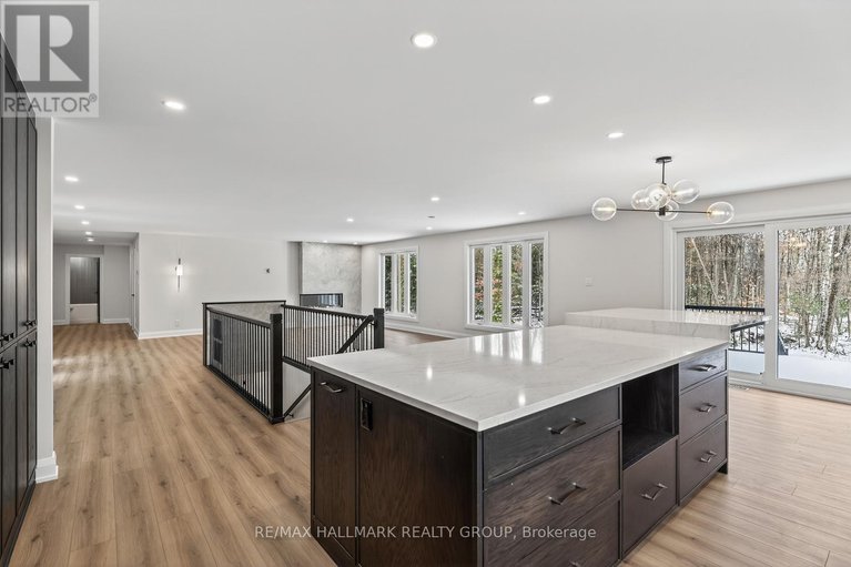 29137942/1625-royal-orchard-drive/cumberland-estates/ottawa/ontario/K4C1A9_17