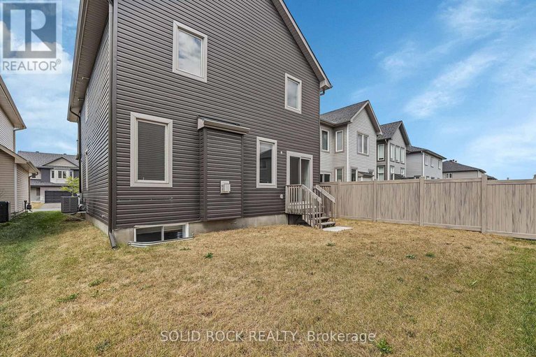28814224/149-minikan-street/blossom-parkkemp-parkfindlay-creek/ottawa/ontario/K1X0E5_39