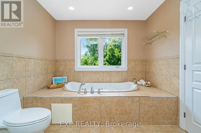 28606248/1125-waterpark-place/manotick-long-island-nicholls-island/ottawa/ontario/K4M1J7_23